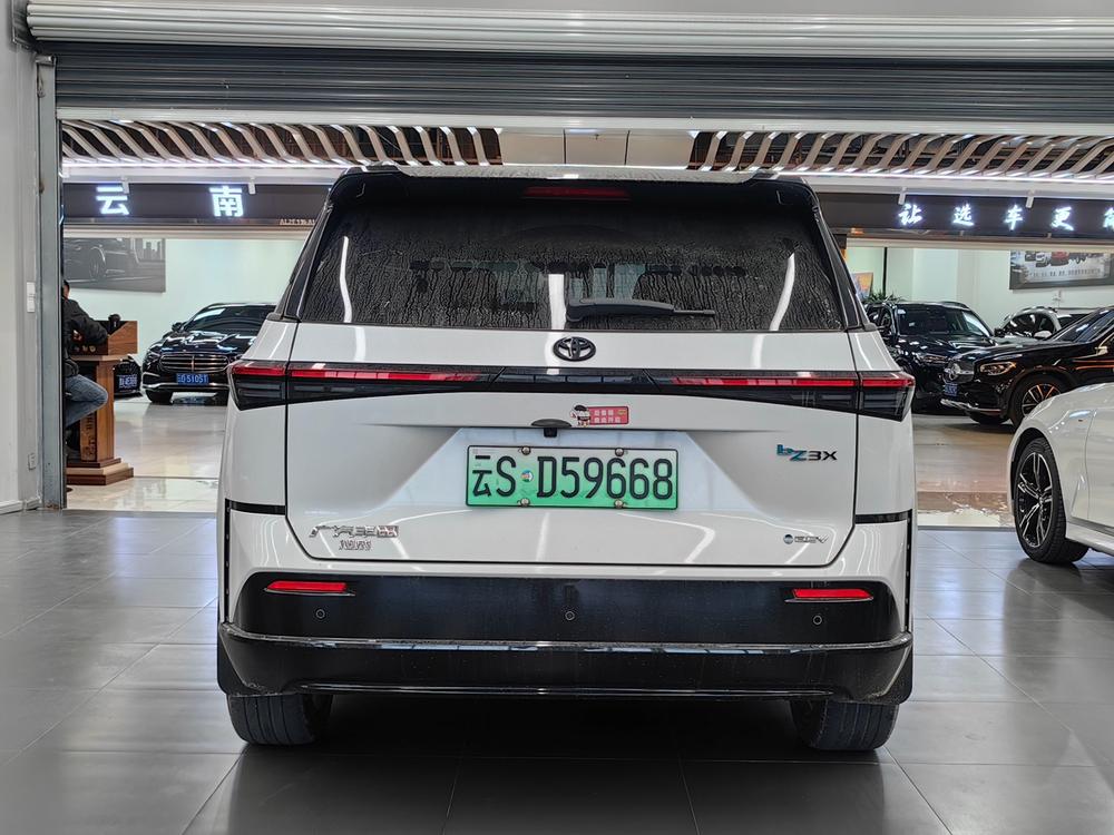 Toyota Bozhi 3X