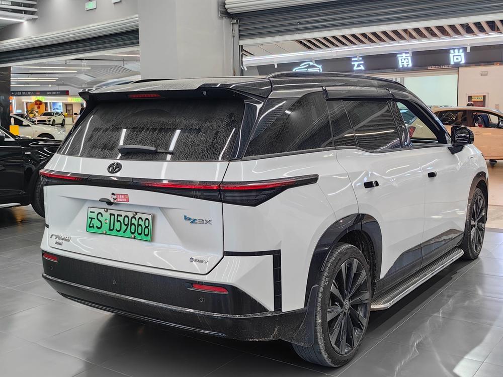 Toyota Bozhi 3X