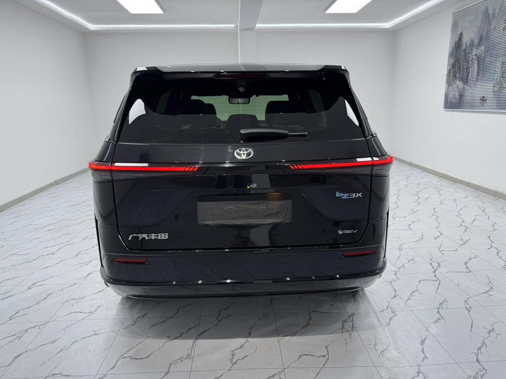 Toyota Bozhi 3X
