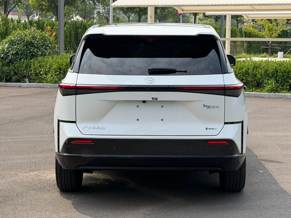 Toyota Bozhi 3X