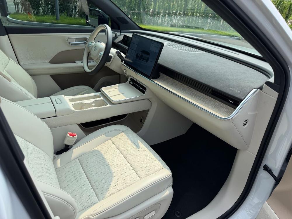 Toyota Bozhi 3X