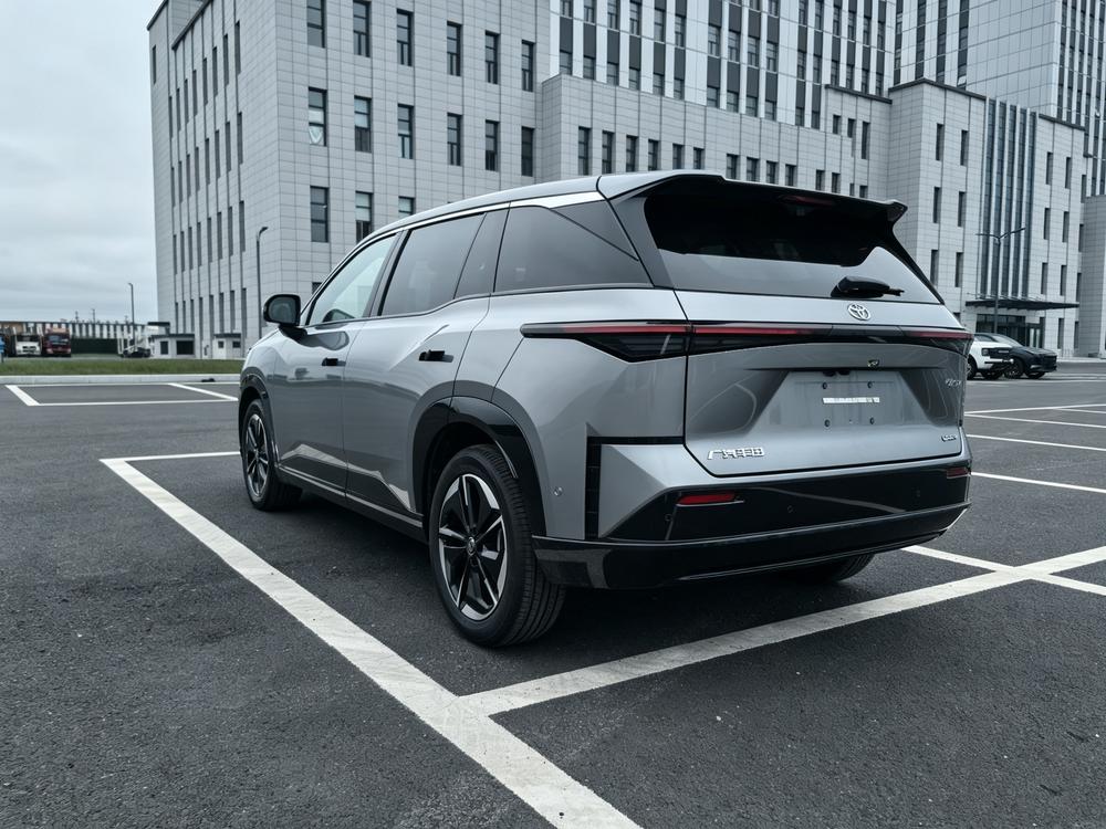 Toyota Bozhi 3X
