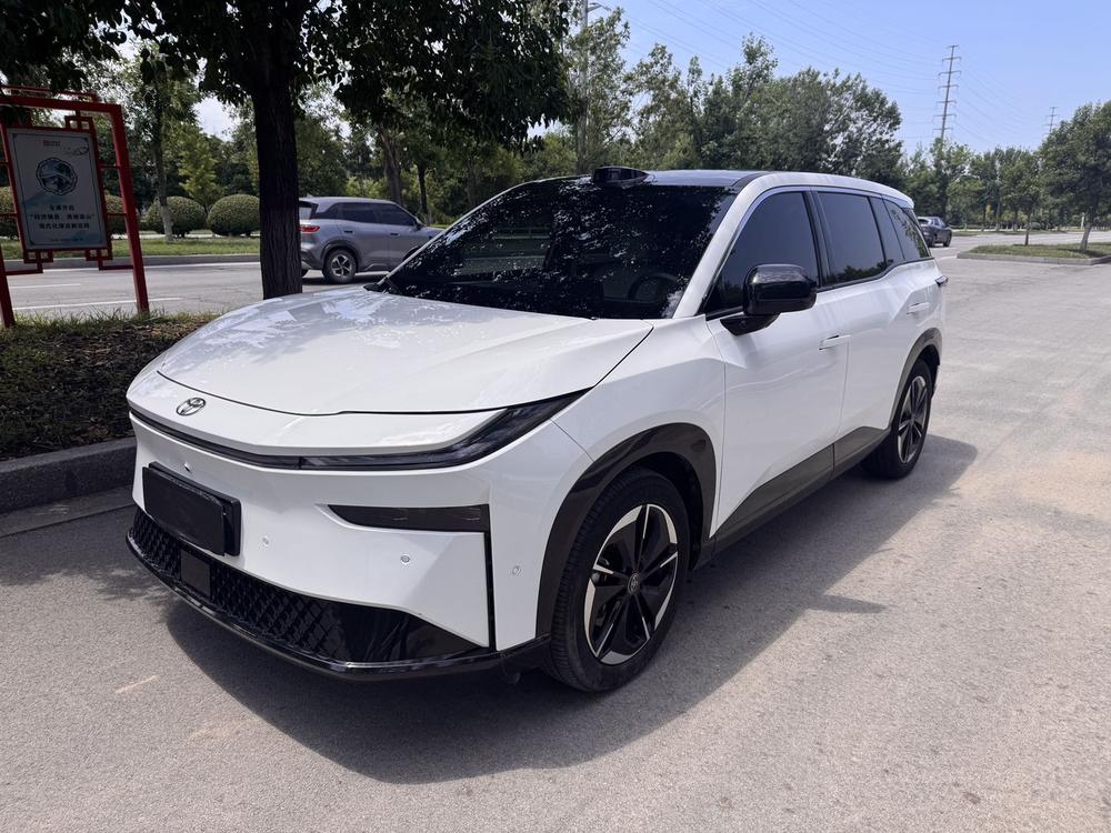 Toyota Bozhi 3X