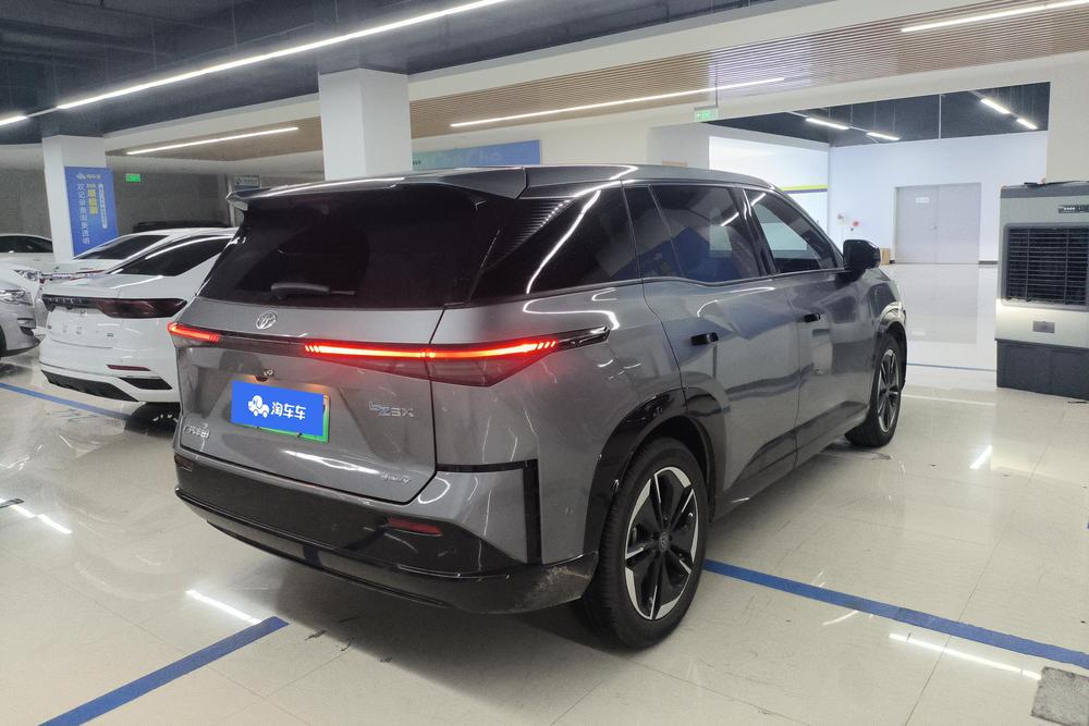 Toyota Bozhi 3X