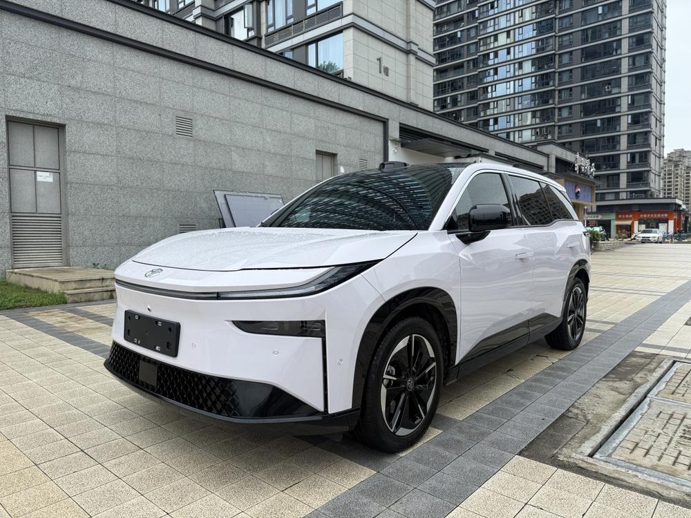 Toyota Bozhi 3X