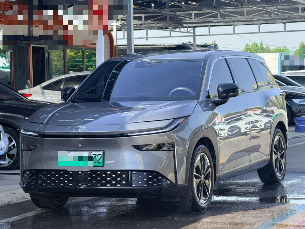 Toyota Bozhi 3X