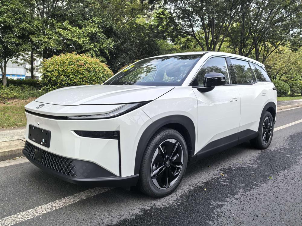 Toyota Bozhi 3X