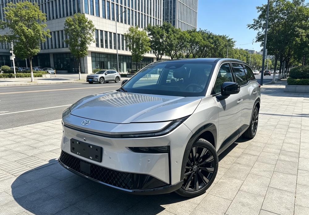 Toyota Bozhi 3X