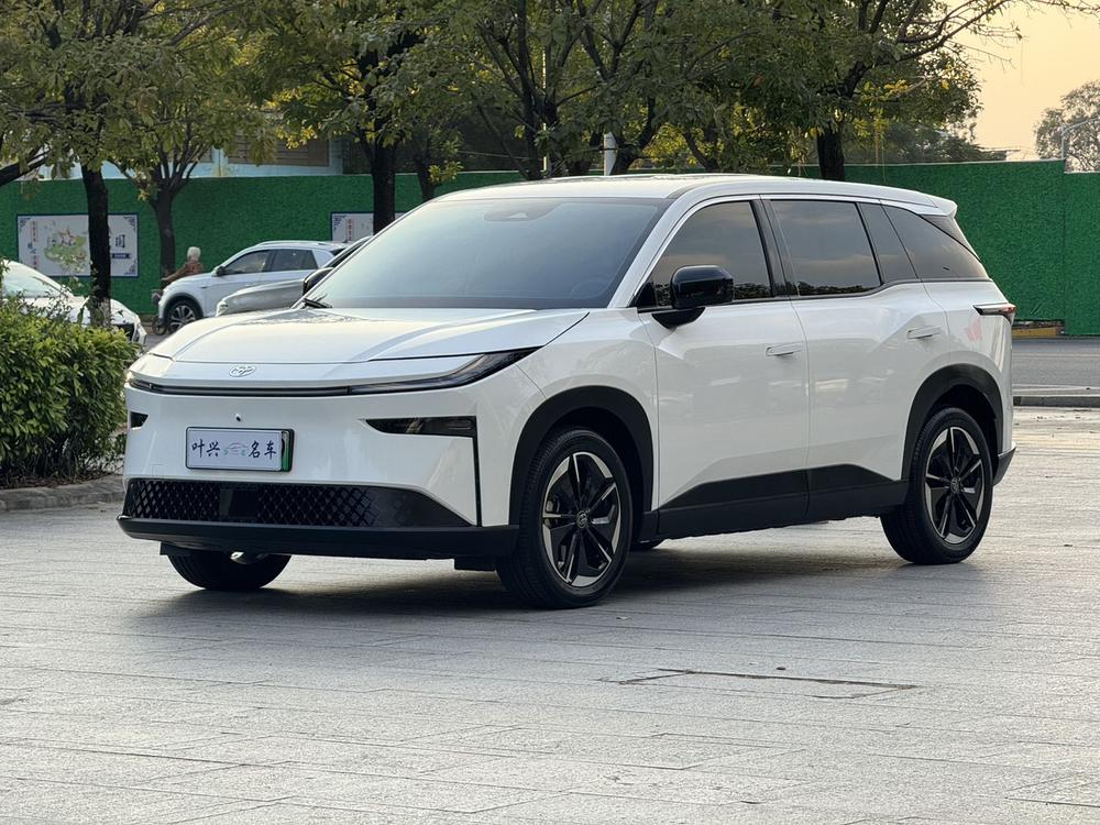 Toyota Bozhi 3X