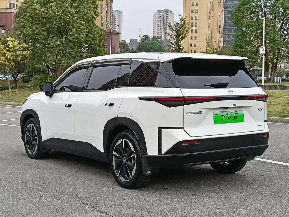 Toyota Bozhi 3X