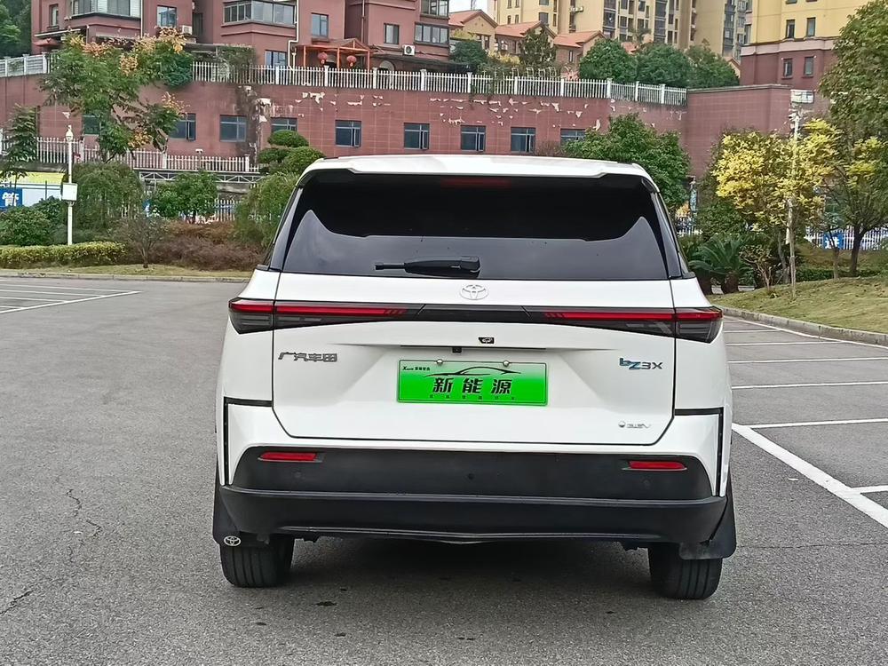 Toyota Bozhi 3X