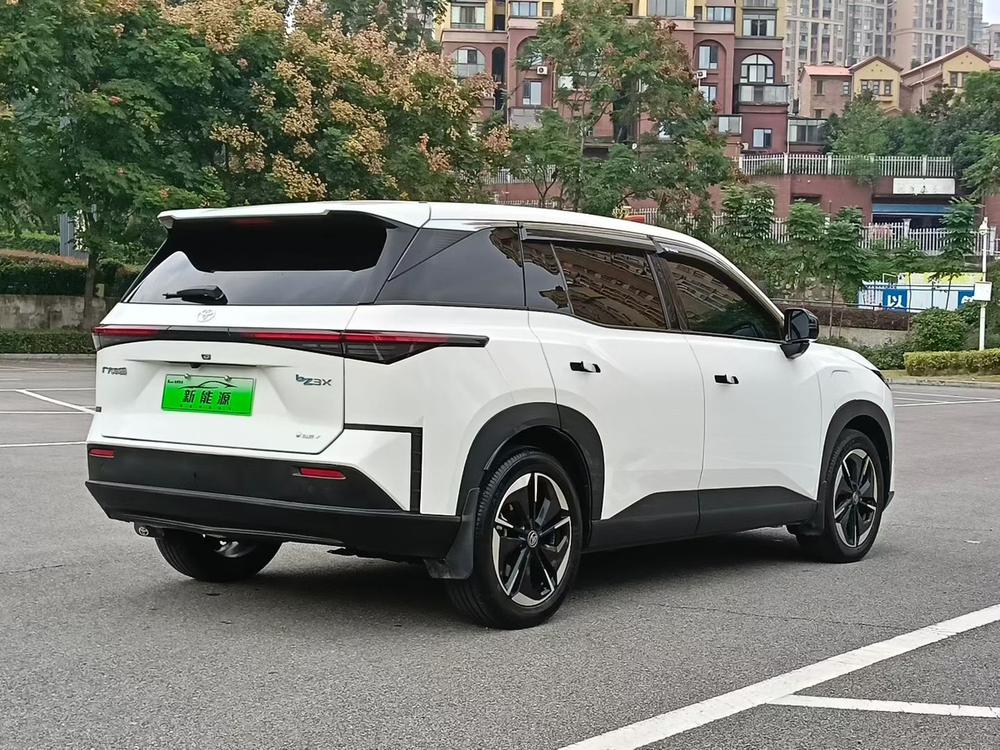 Toyota Bozhi 3X