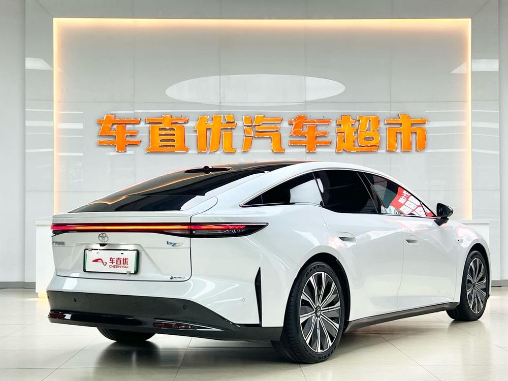 Toyota Bozhi 7