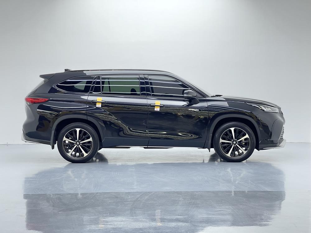Toyota Crown Kluger