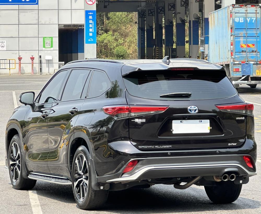 Toyota Crown Kluger
