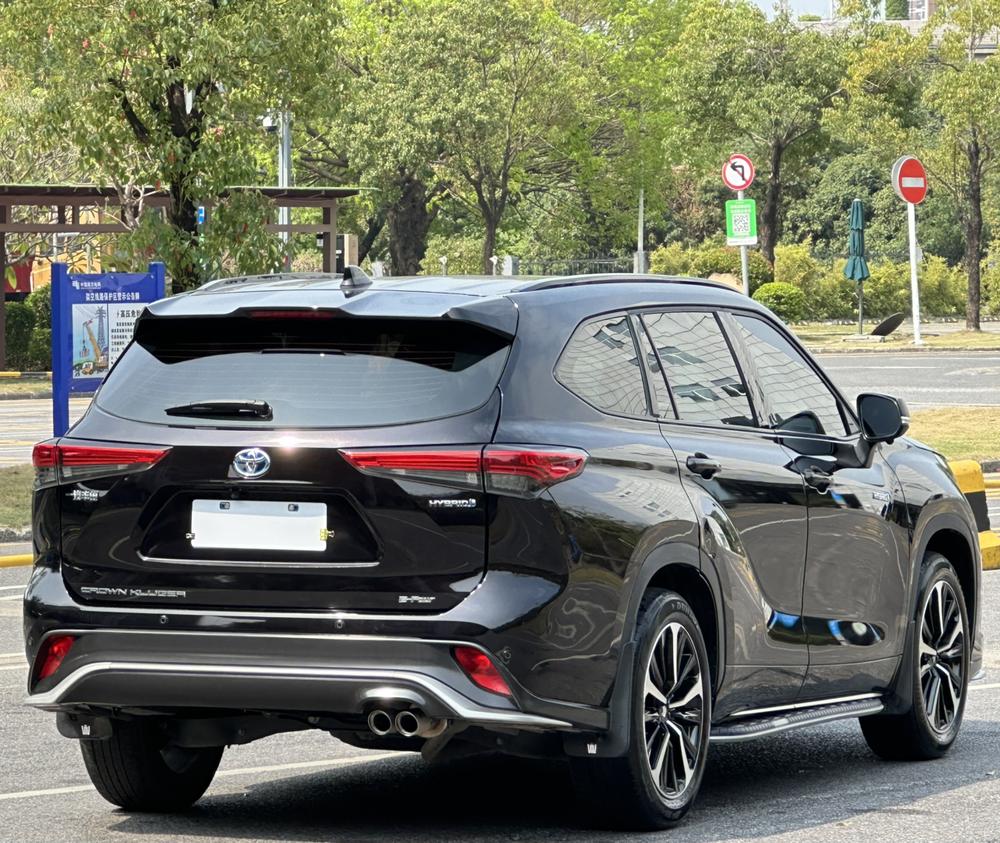 Toyota Crown Kluger