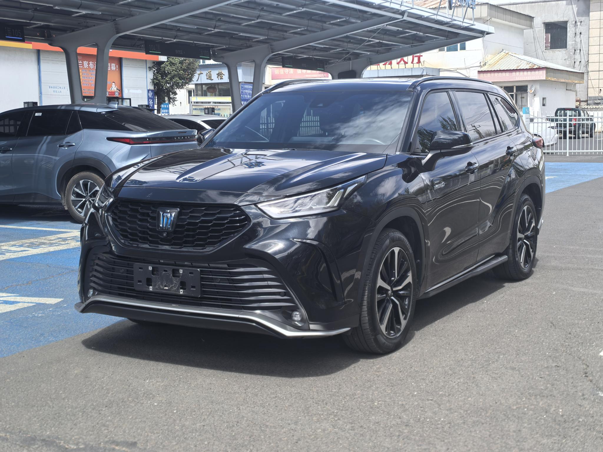 Toyota Crown Kluger