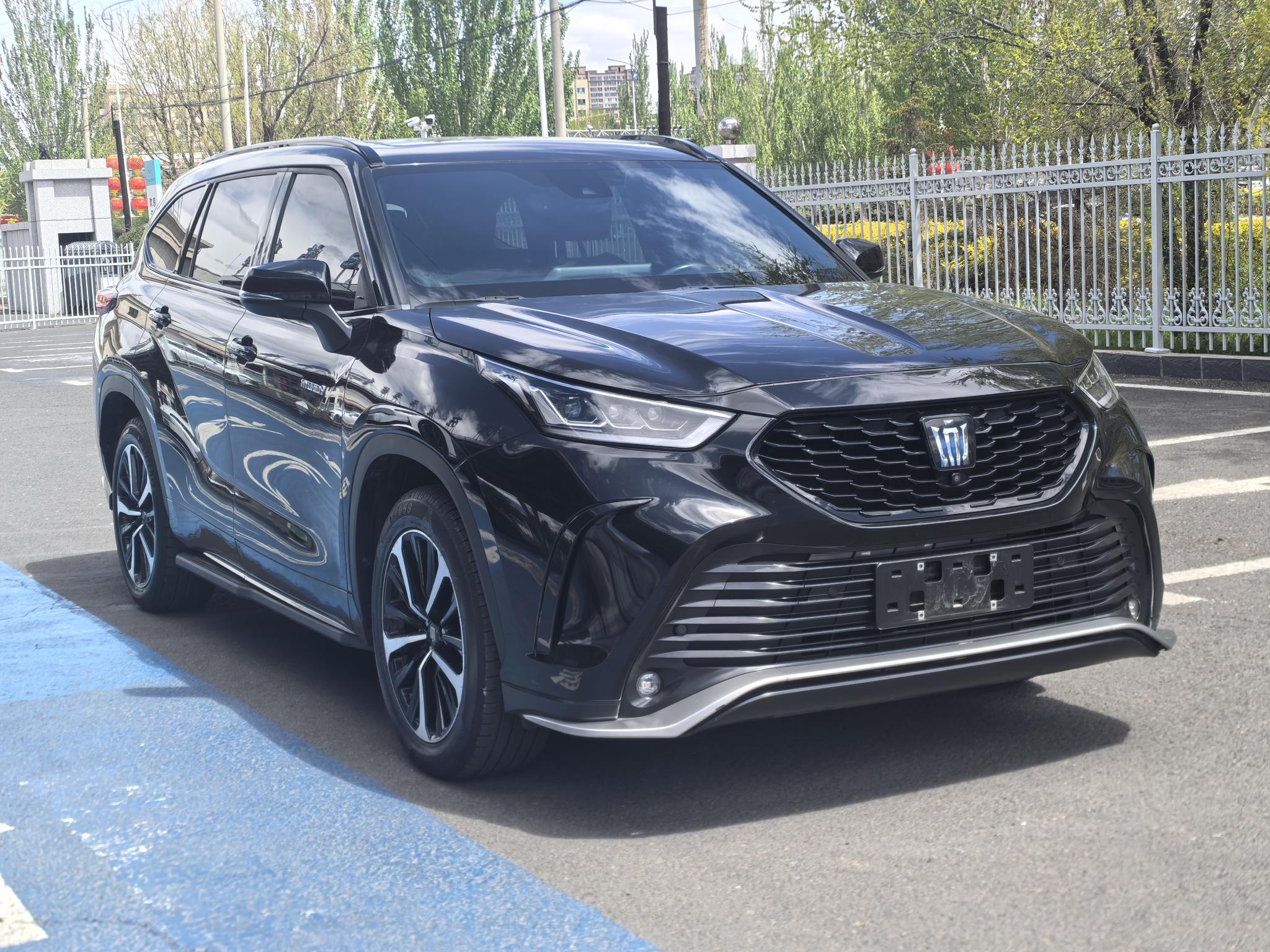 Toyota Crown Kluger