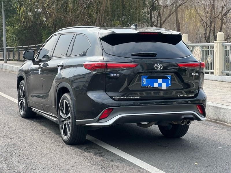 Toyota Crown Kluger