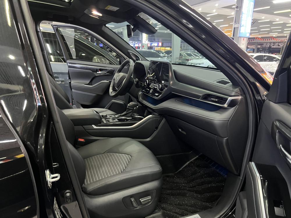 Toyota Crown Kluger