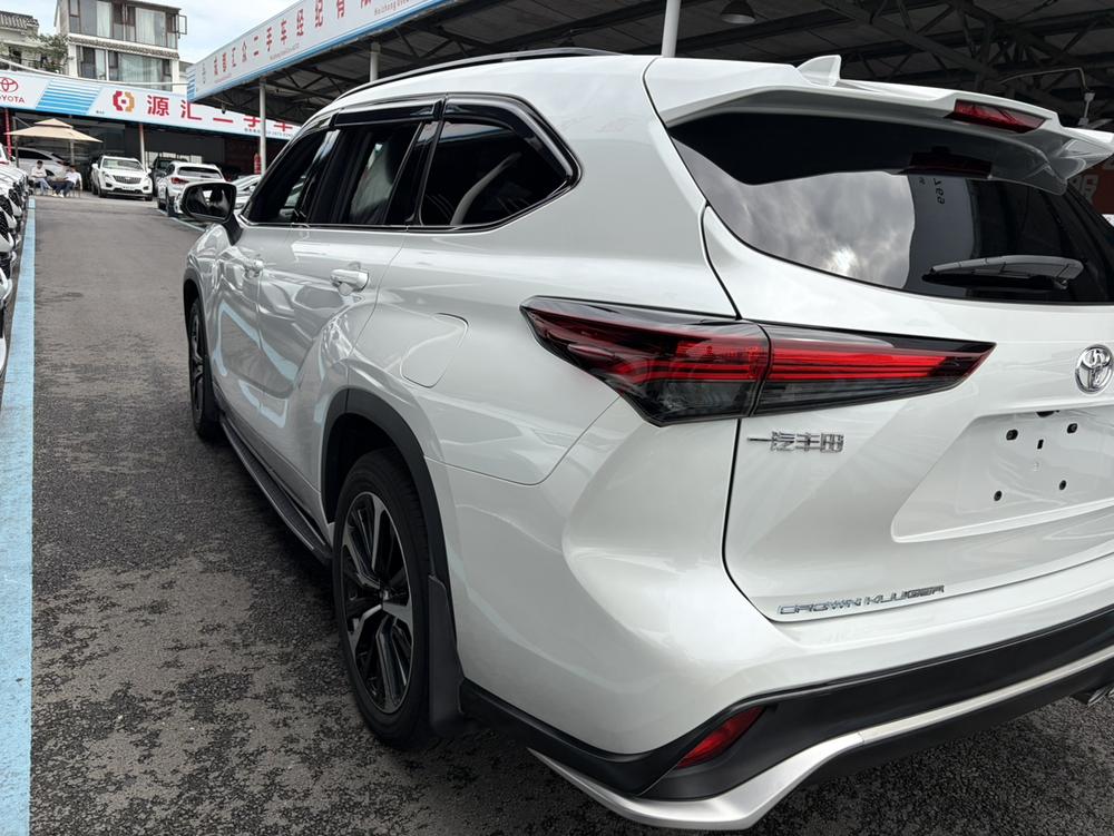 Toyota Crown Kluger