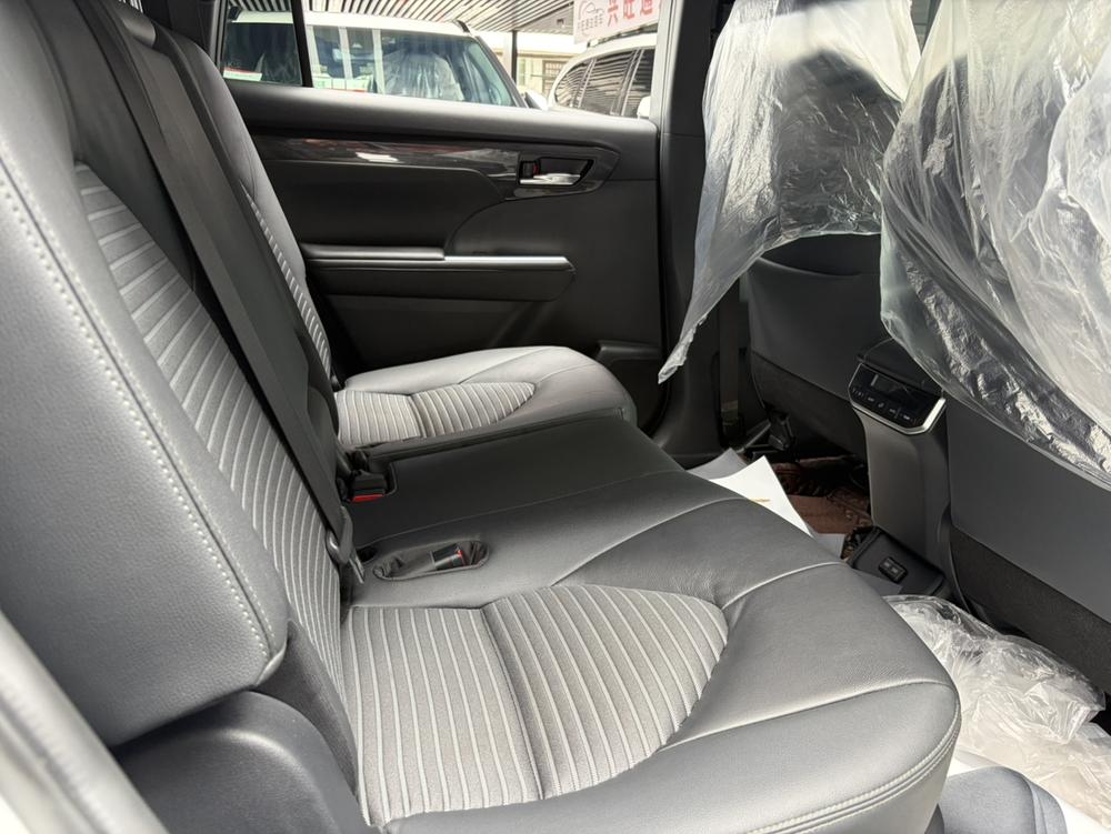 Toyota Crown Kluger