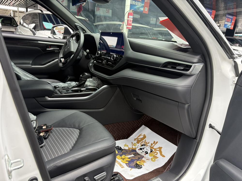 Toyota Crown Kluger