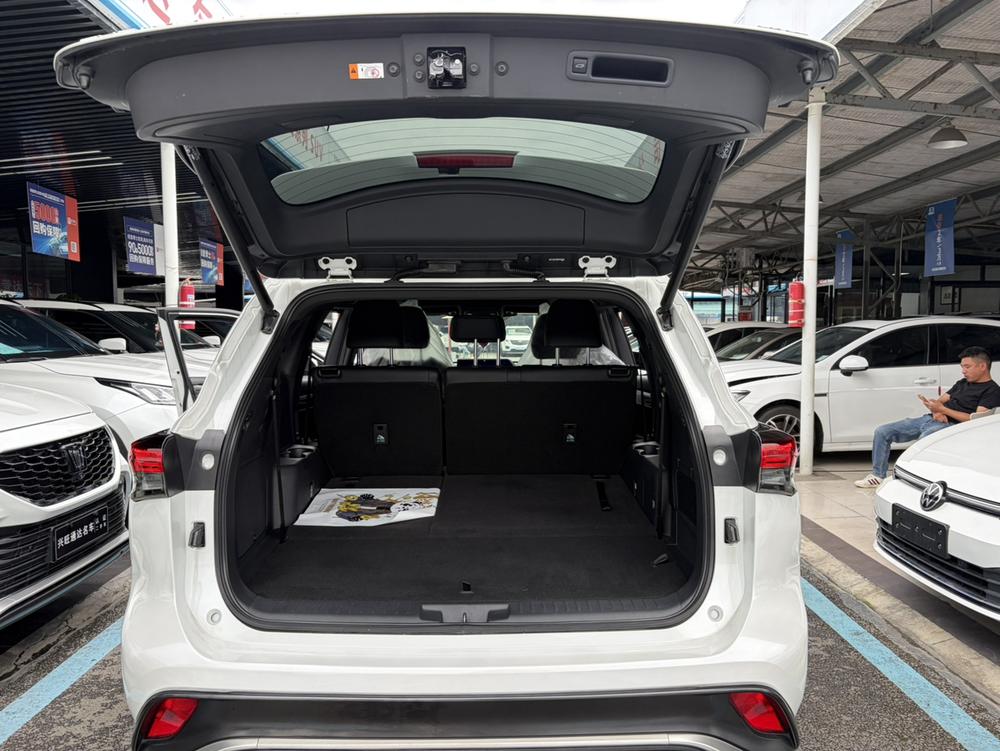 Toyota Crown Kluger