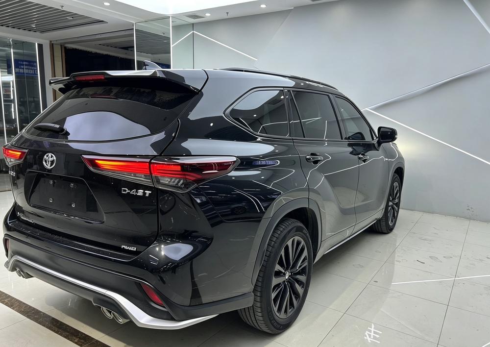 Toyota Crown Kluger