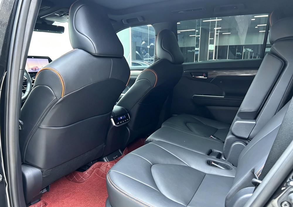 Toyota Crown Kluger