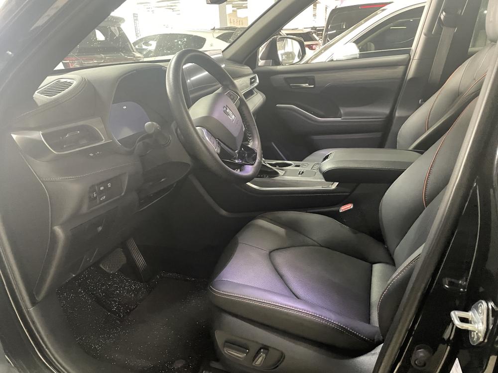 Toyota Crown Kluger