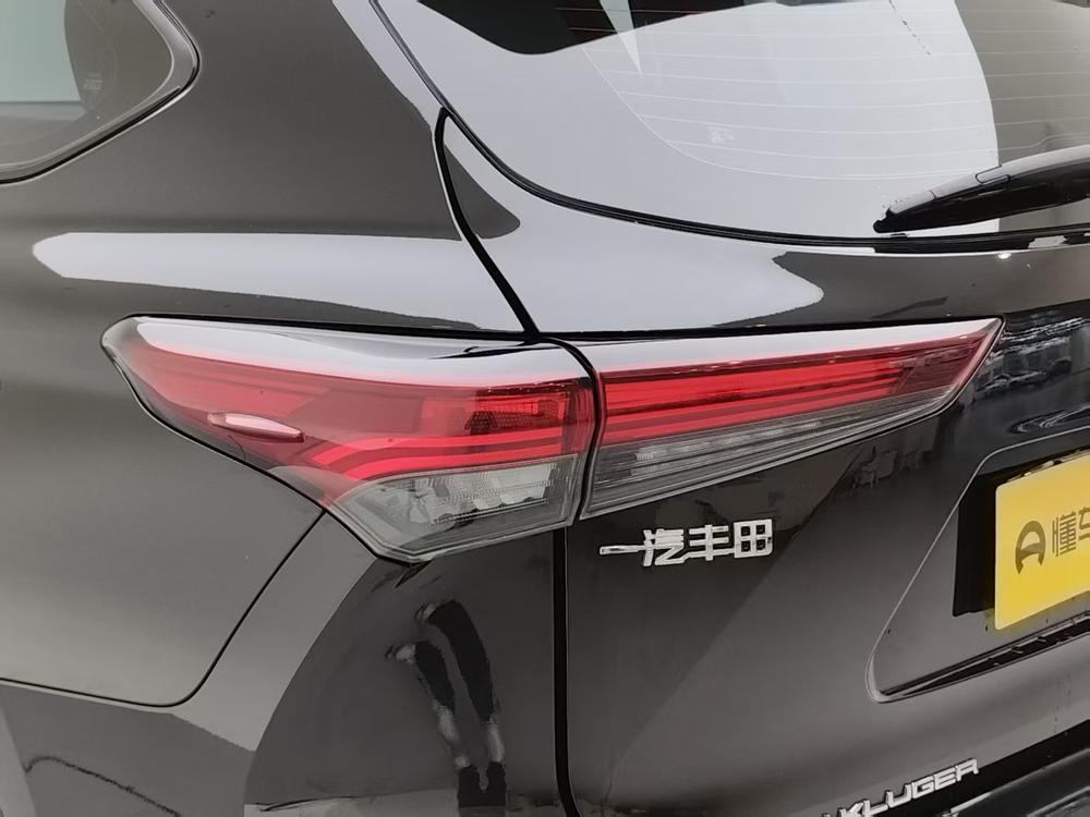 Toyota Crown Kluger