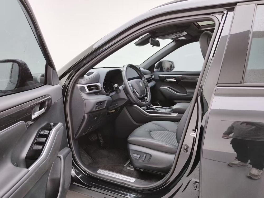 Toyota Crown Kluger