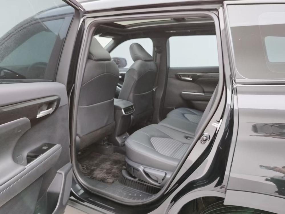 Toyota Crown Kluger