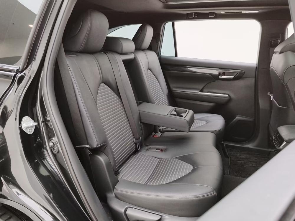 Toyota Crown Kluger