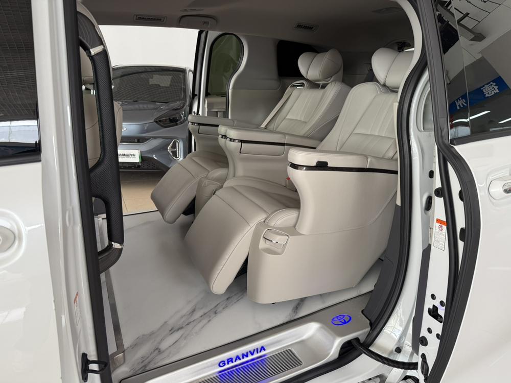 Toyota Granvia