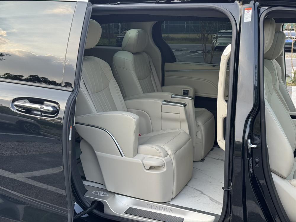 Toyota Granvia