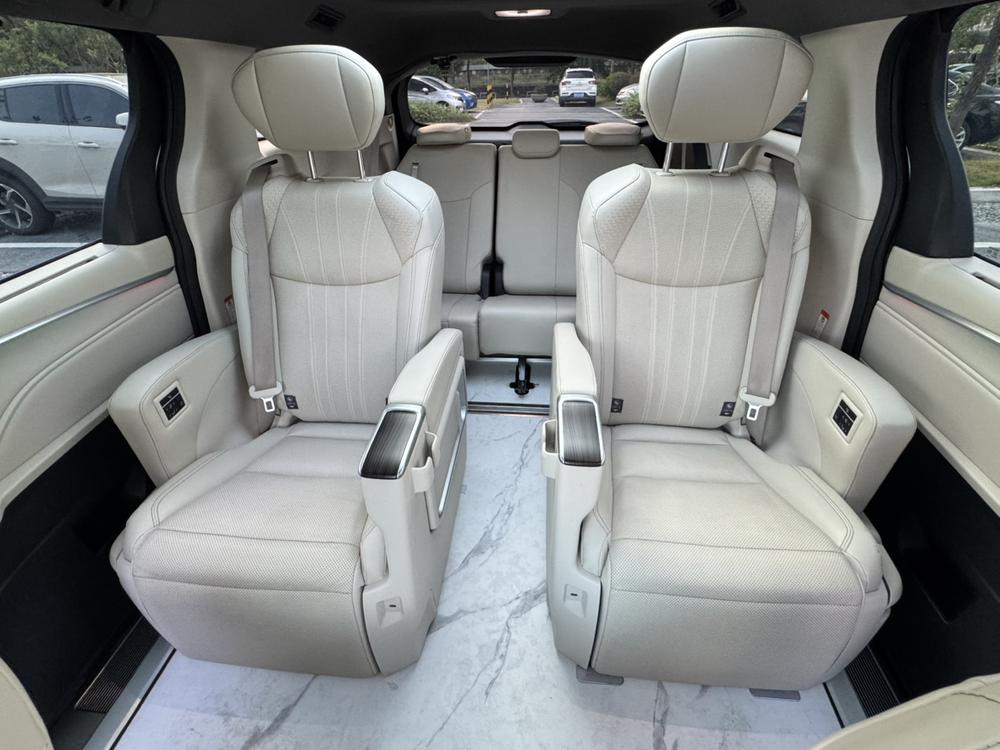Toyota Granvia