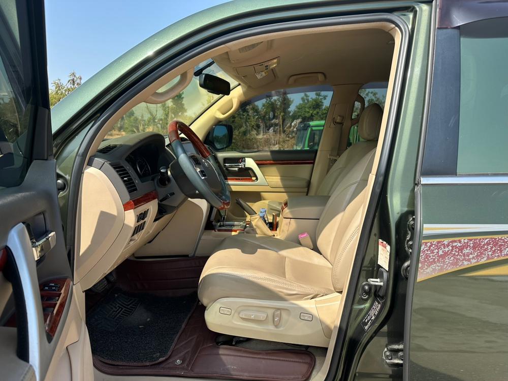 Toyota Land Cruiser (Import)
