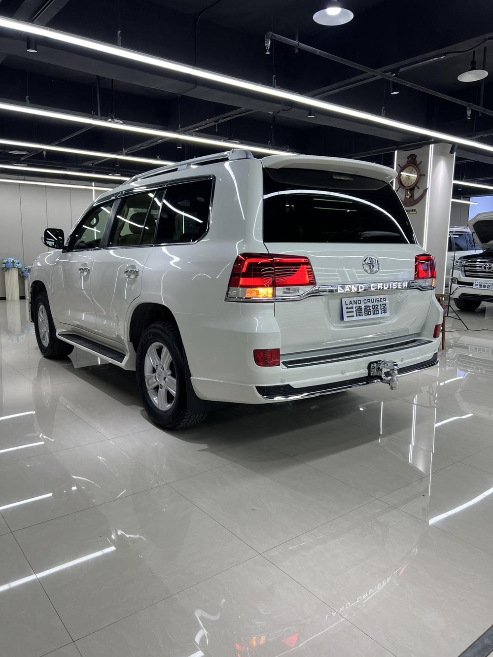 Toyota Land Cruiser (Import)