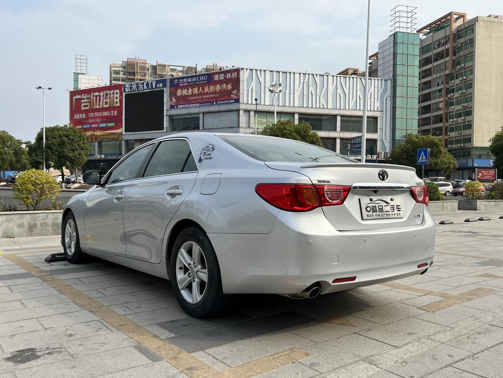 Toyota Reiz