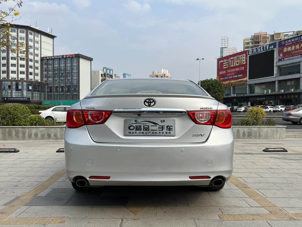 Toyota Reiz
