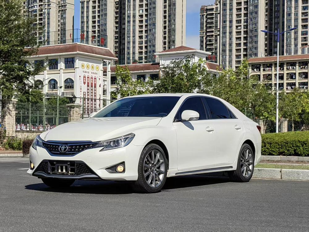 Toyota Reiz