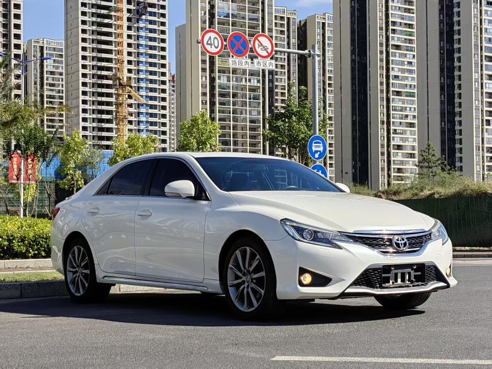 Toyota Reiz