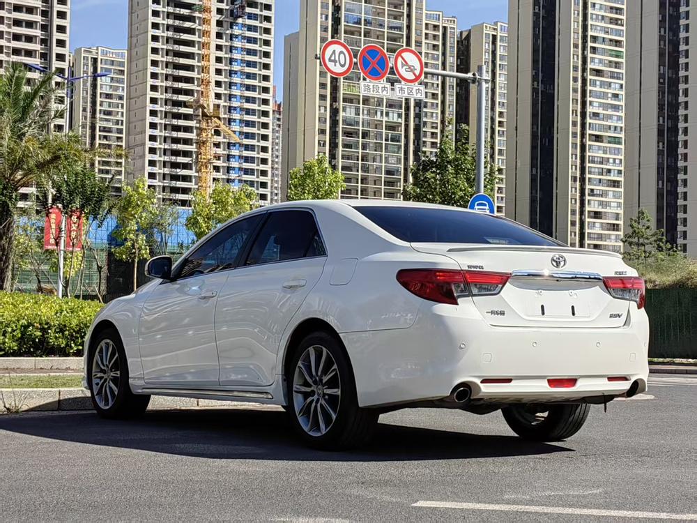 Toyota Reiz
