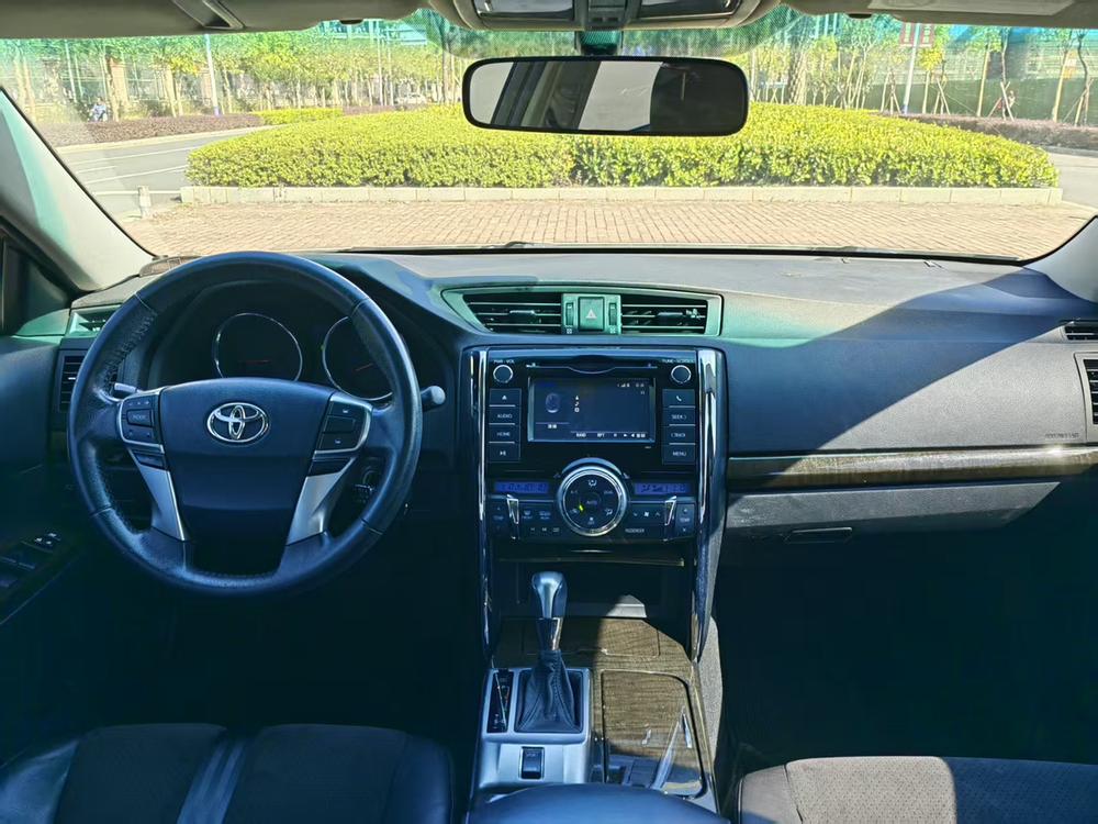 Toyota Reiz