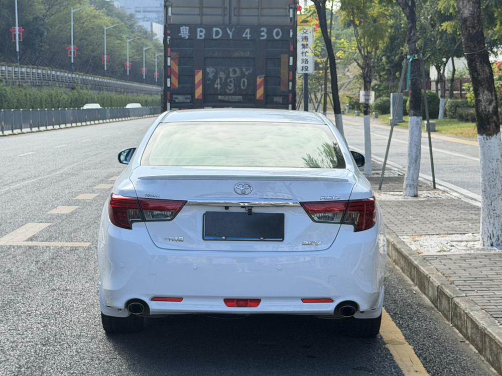 Toyota Reiz