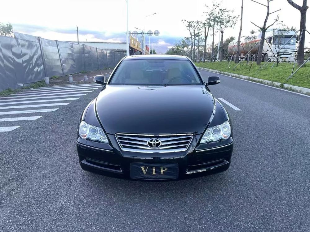 Toyota Reiz