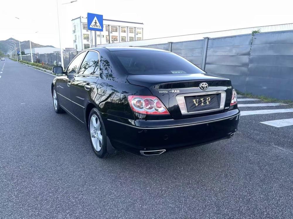 Toyota Reiz