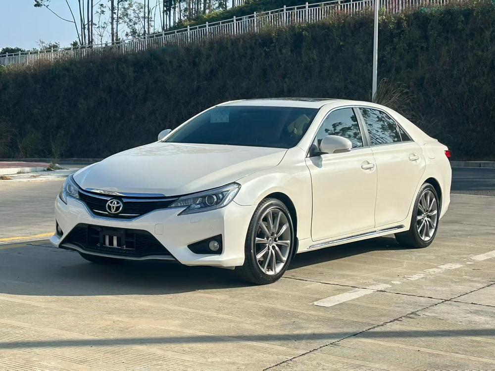 Toyota Reiz